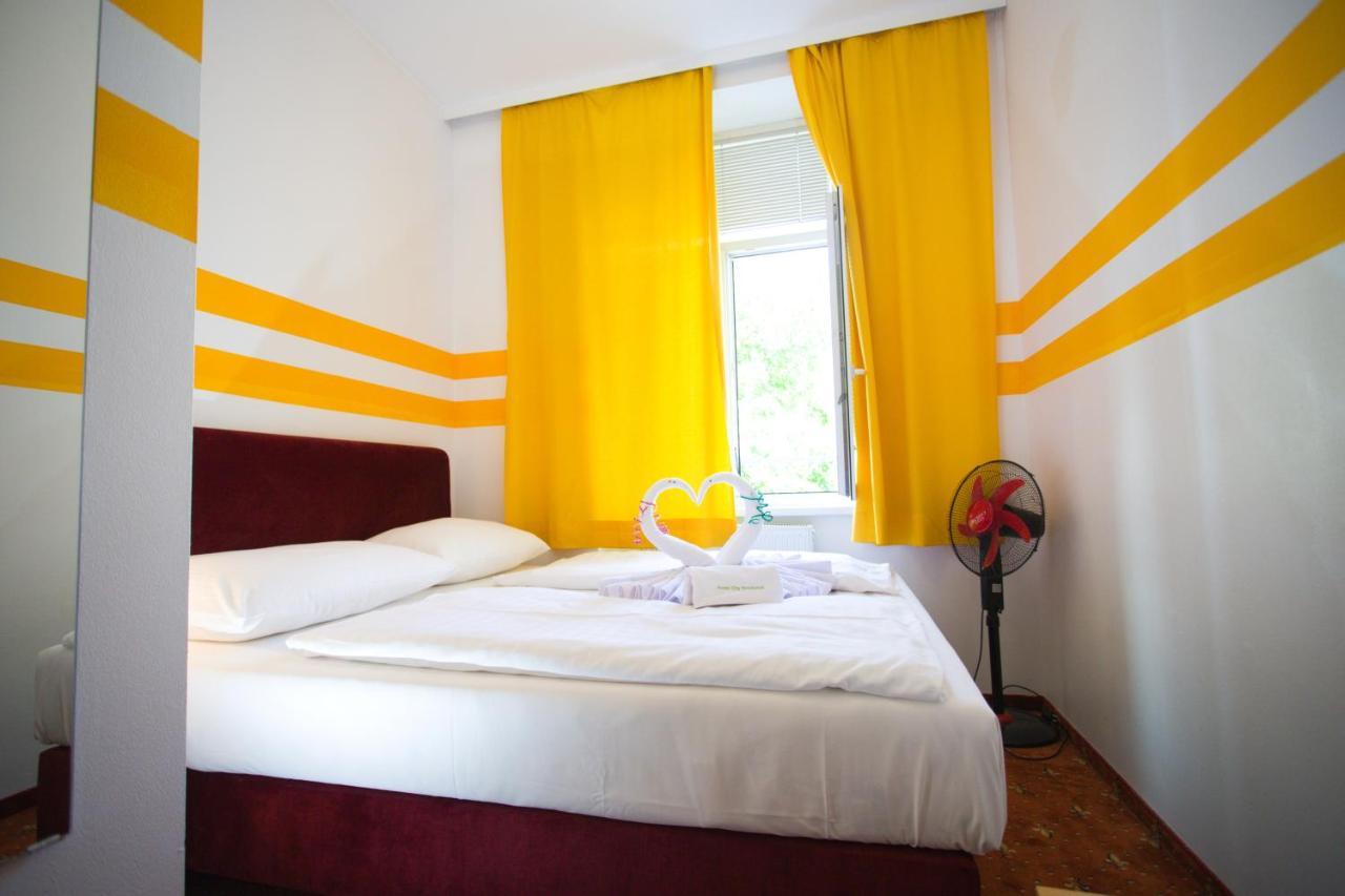 Hotel City Residence Wina Bagian luar foto