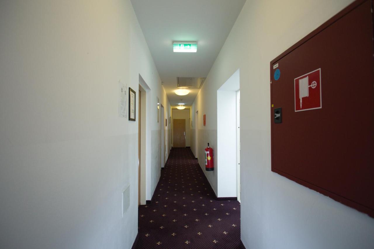 Hotel City Residence Wina Bagian luar foto
