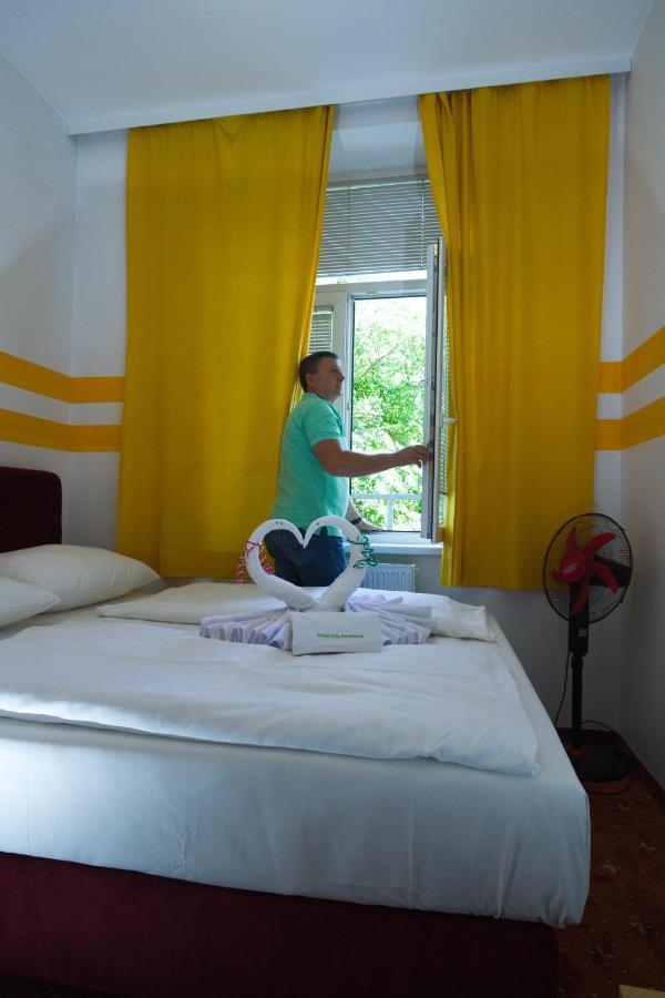 Hotel City Residence Wina Bagian luar foto